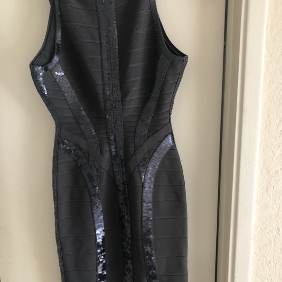 BLACK FRIDAY DISCOUNT
XS Herve Leger Dress - Picture 5 of 5
